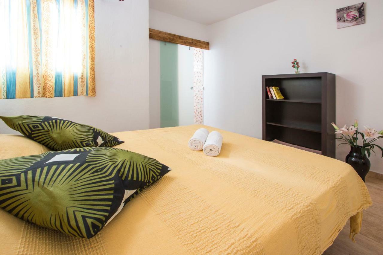 A Ensuite Apartment Con Zona De Patio อาร์เรซิเฟ ภายนอก รูปภาพ